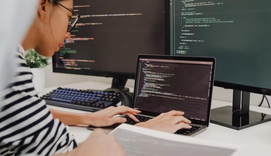 防城港小程序定制开发构建实时互动新生态：WebRTC+即时通讯双引擎驱动