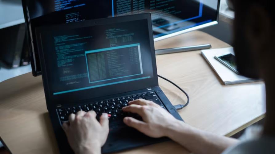 防城港小程序开发破局关键：筑牢AWS DevOps工程师核心能力
